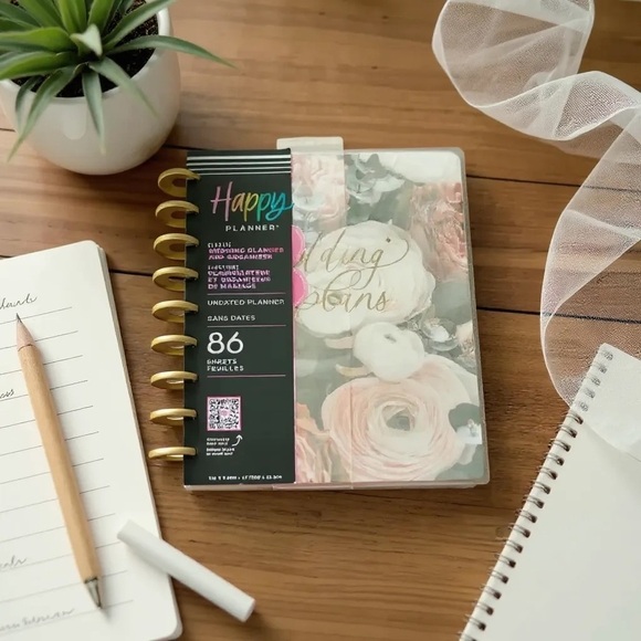 The Happy Planner Undated Wedding Planner and Organizer - Picture 8 of 8